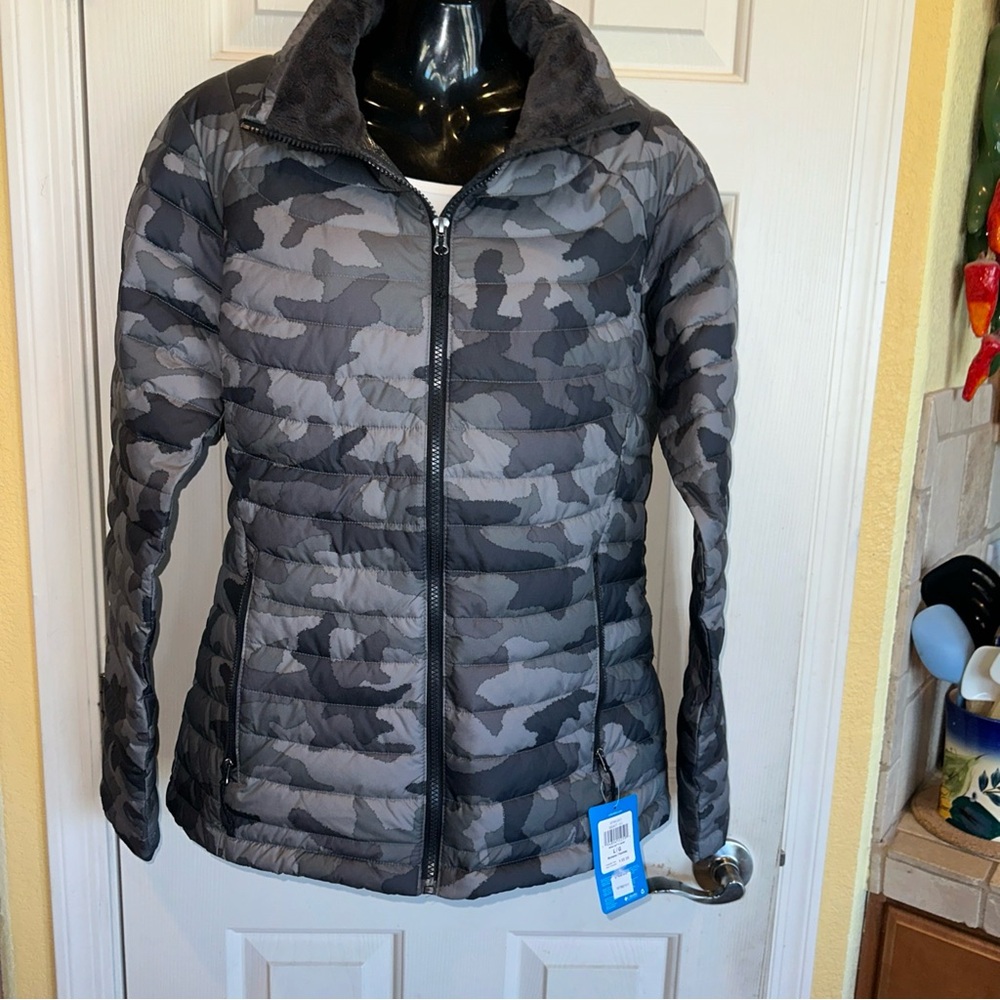 Columbia Women's Size Large Omni-Tech Gray Camouflage Puffer Jacket NWT
